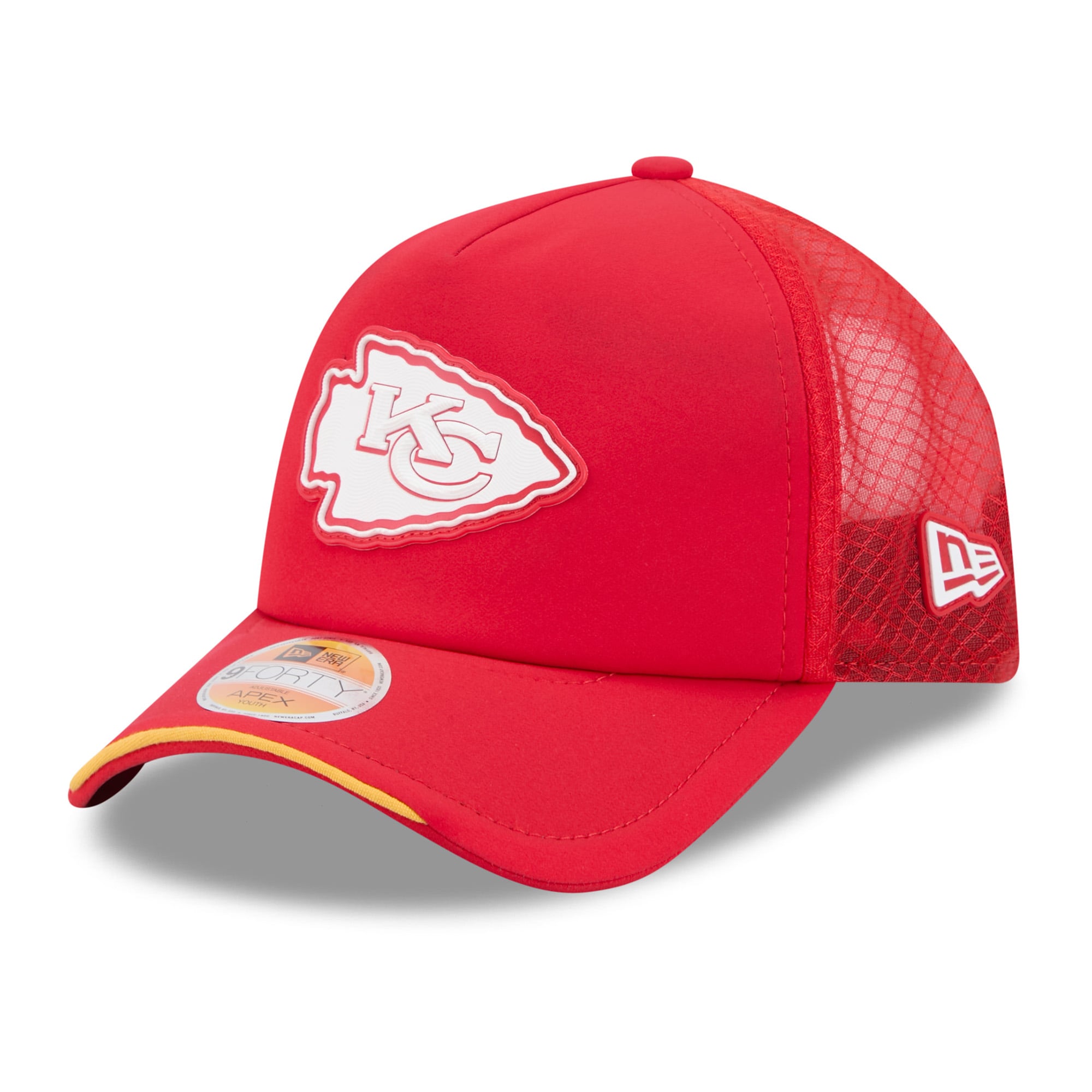 Youth New Era Red Kansas City Chiefs 2026 Sideline Apex 9FORTY Adjustable Trucker Hat