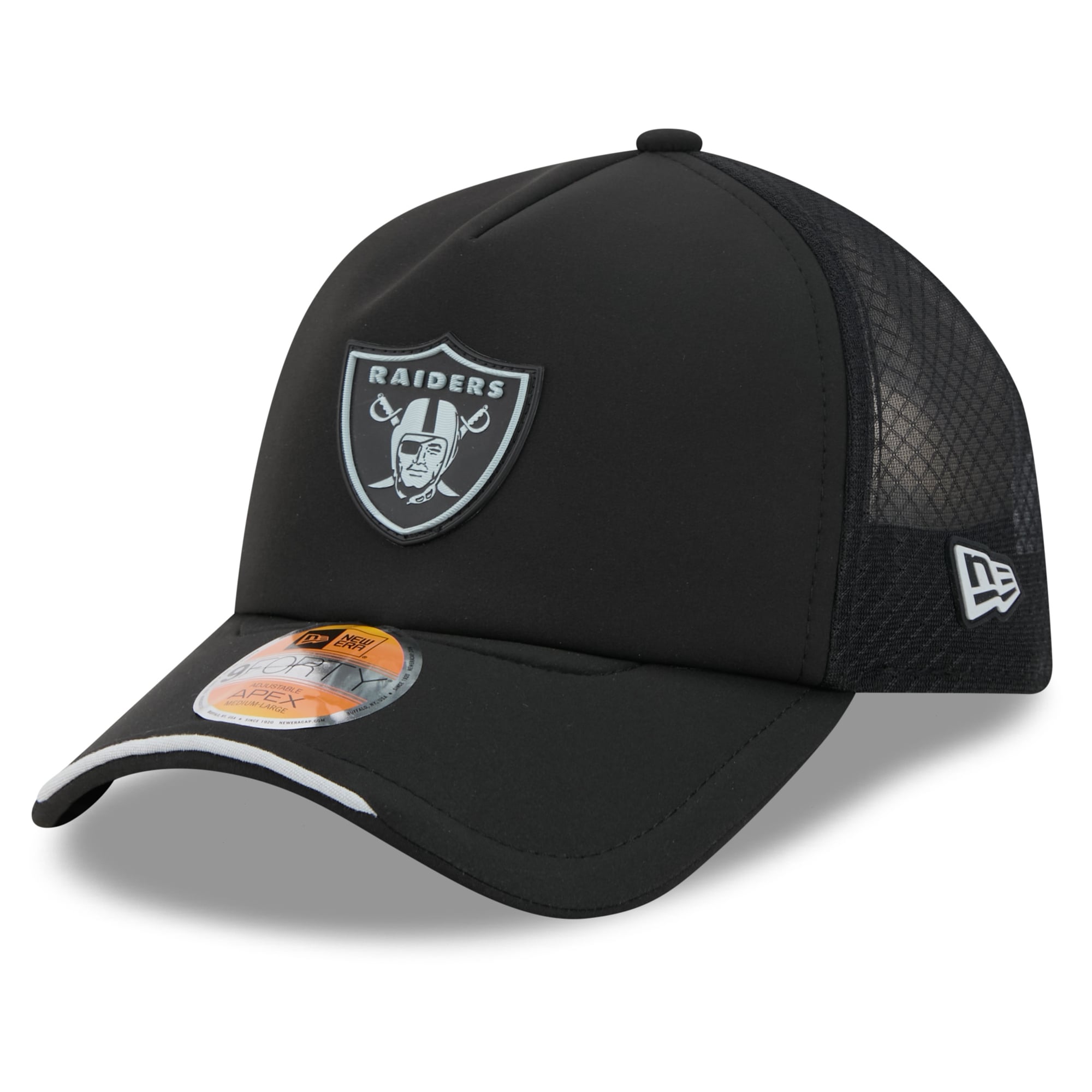 Men's New Era Black Las Vegas Raiders 2026 Sideline Apex 9FORTY Adjustable Trucker Hat