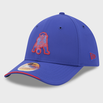 Men's New Era Royal New England Patriots 2026 Sideline Throwback 39THIRTY M-Crown Flex Hat