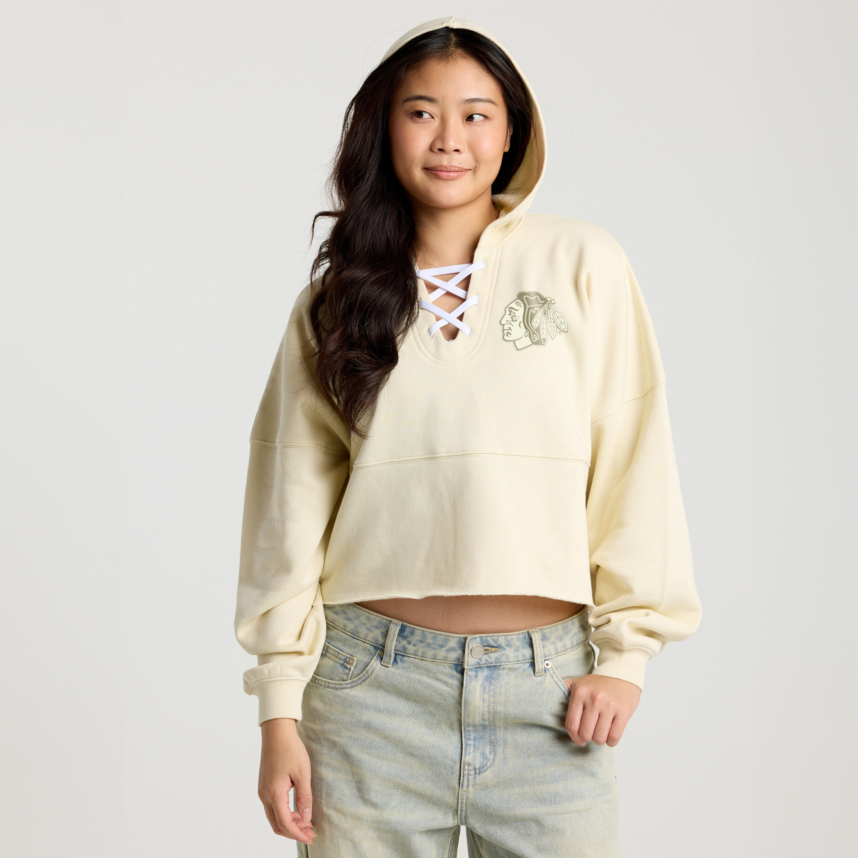 Women’s Fanatics Cream Chicago Blackhawks Lace Up Cropped Hoodie