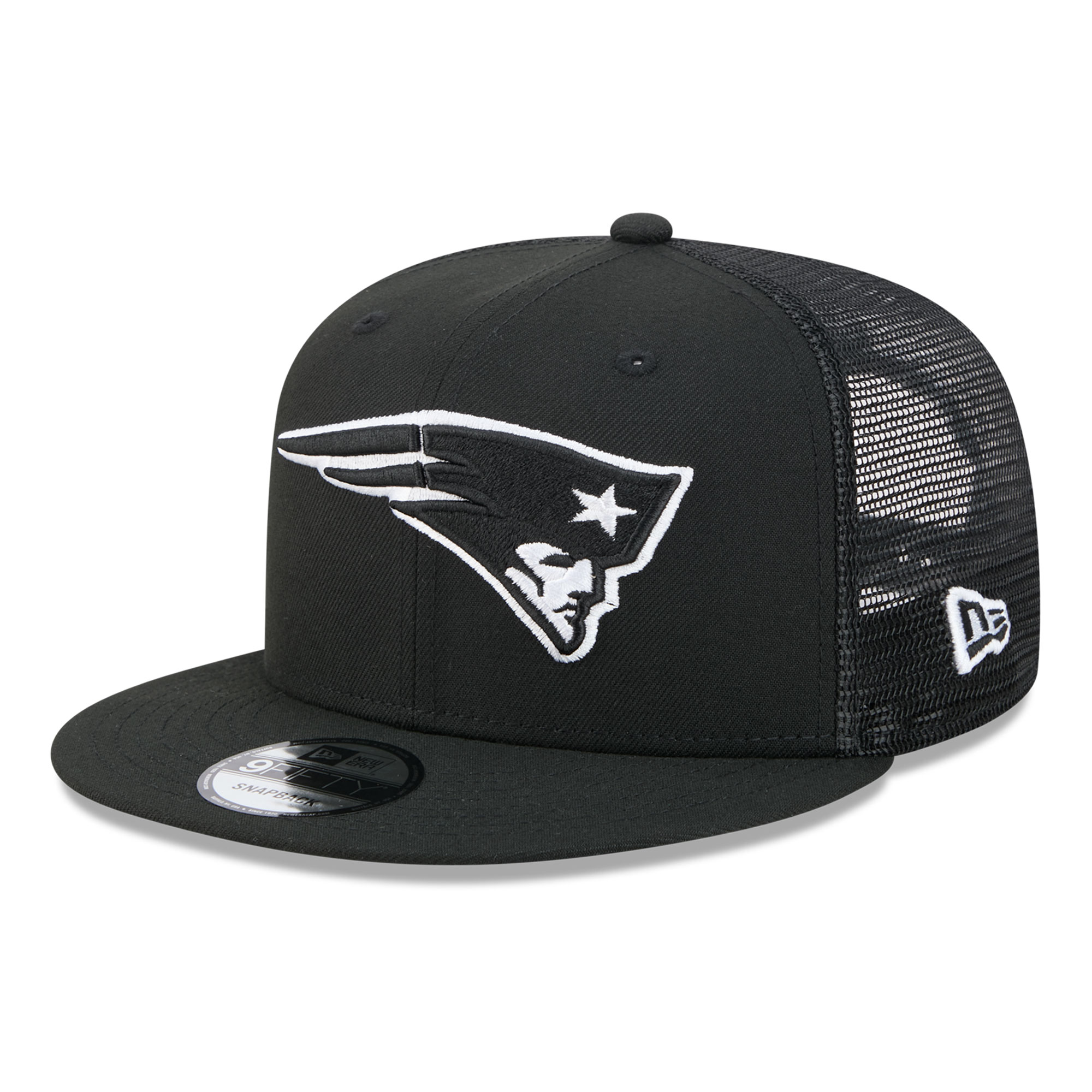 Men's New Era Black/White New England Patriots 9FIFTY Snapback Trucker Hat