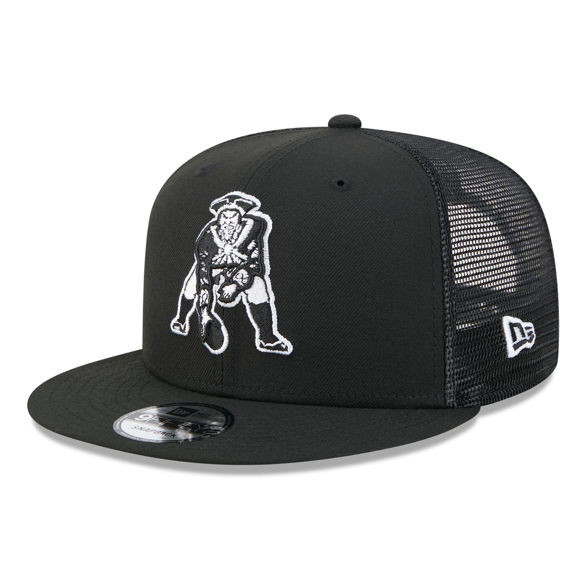 Men's New Era Black/White New England Patriots 9FIFTY Snapback Trucker Hat