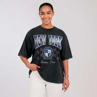 Women's WEAR by Erin Andrews  Black New York Yankees Oversized Boyfriend T-Shirt