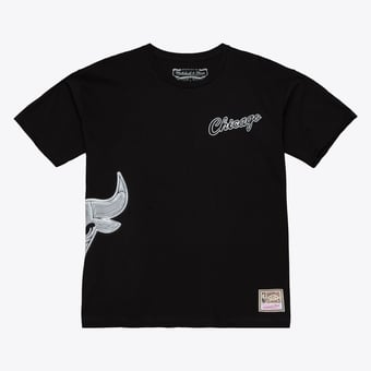 Men's Mitchell & Ness Black Chicago Bulls Chrome Heritage T-Shirt