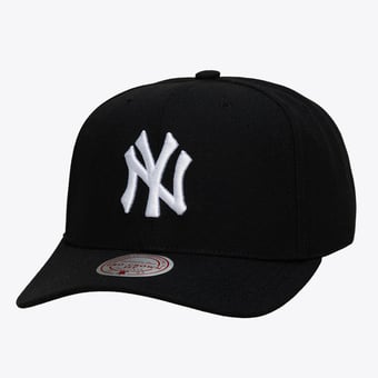 Men's Mitchell & Ness Black New York Yankees Black and White Pro Crown Snapback