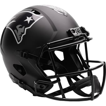 Riddell New England Patriots 2026 Salute to Service Speed Replica Helmet