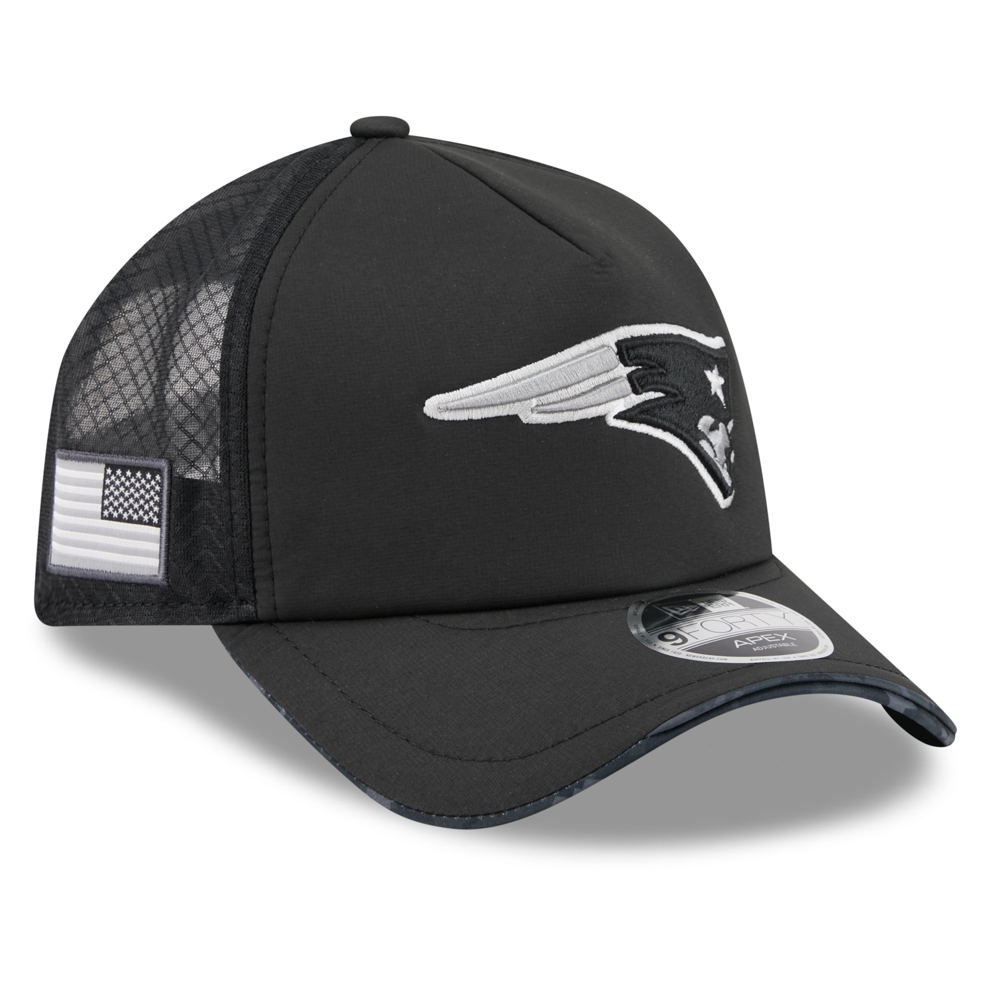 Men's New Era Black New England Patriots 2026 Salute To Service Apex 9FORTY Adjustable Trucker Hat
