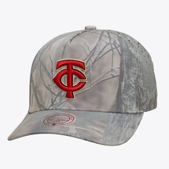 Men's Mitchell & Ness Camo Minnesota Twins Perfect Pro Pinch Adjustable Hat