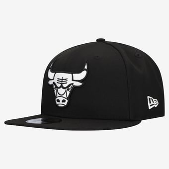 Men's New Era  Black Chicago Bulls Team 9FIFTY Snapback Hat