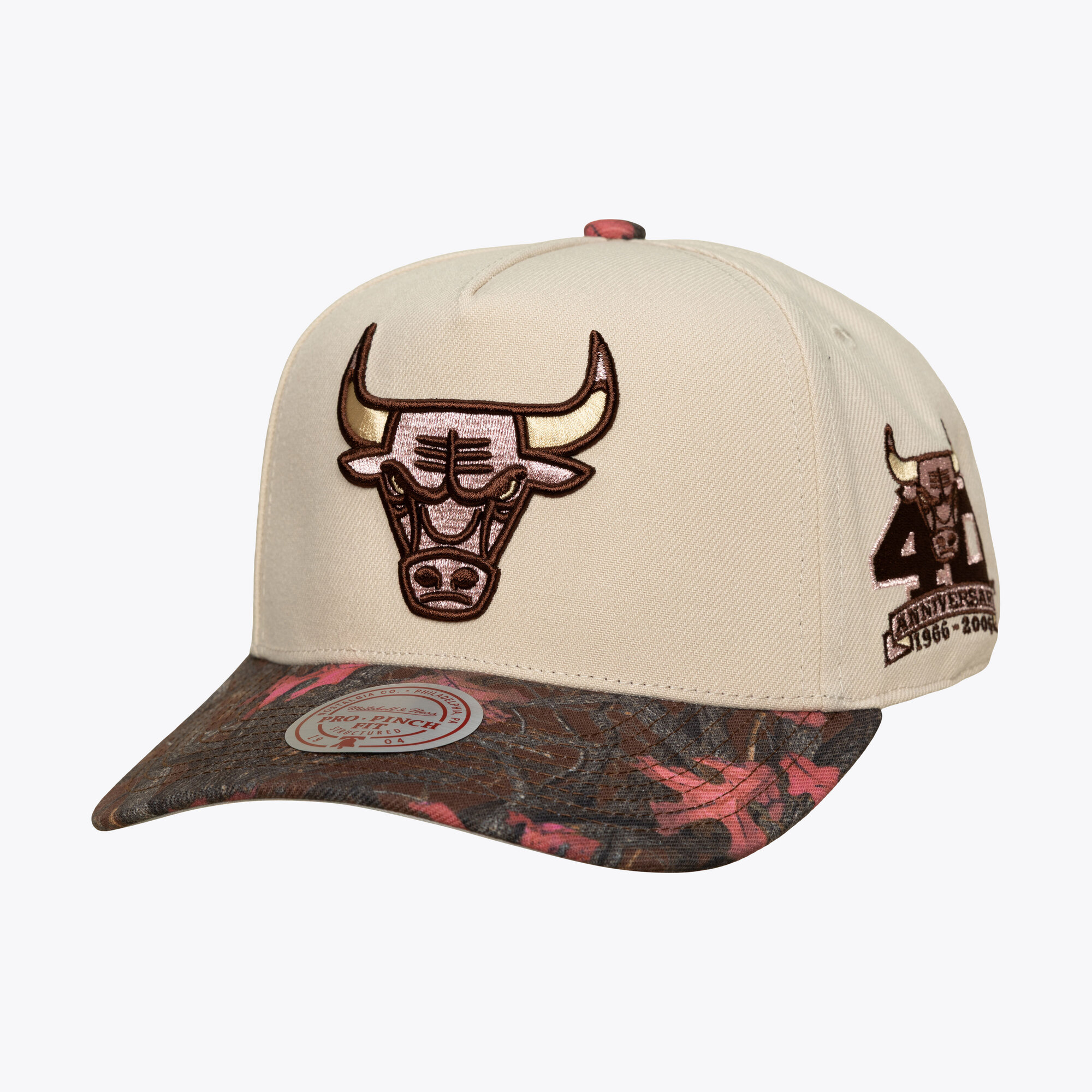 Unisex Mitchell & Ness  Cream Chicago Bulls Fall Pink Pro Snapback Hat