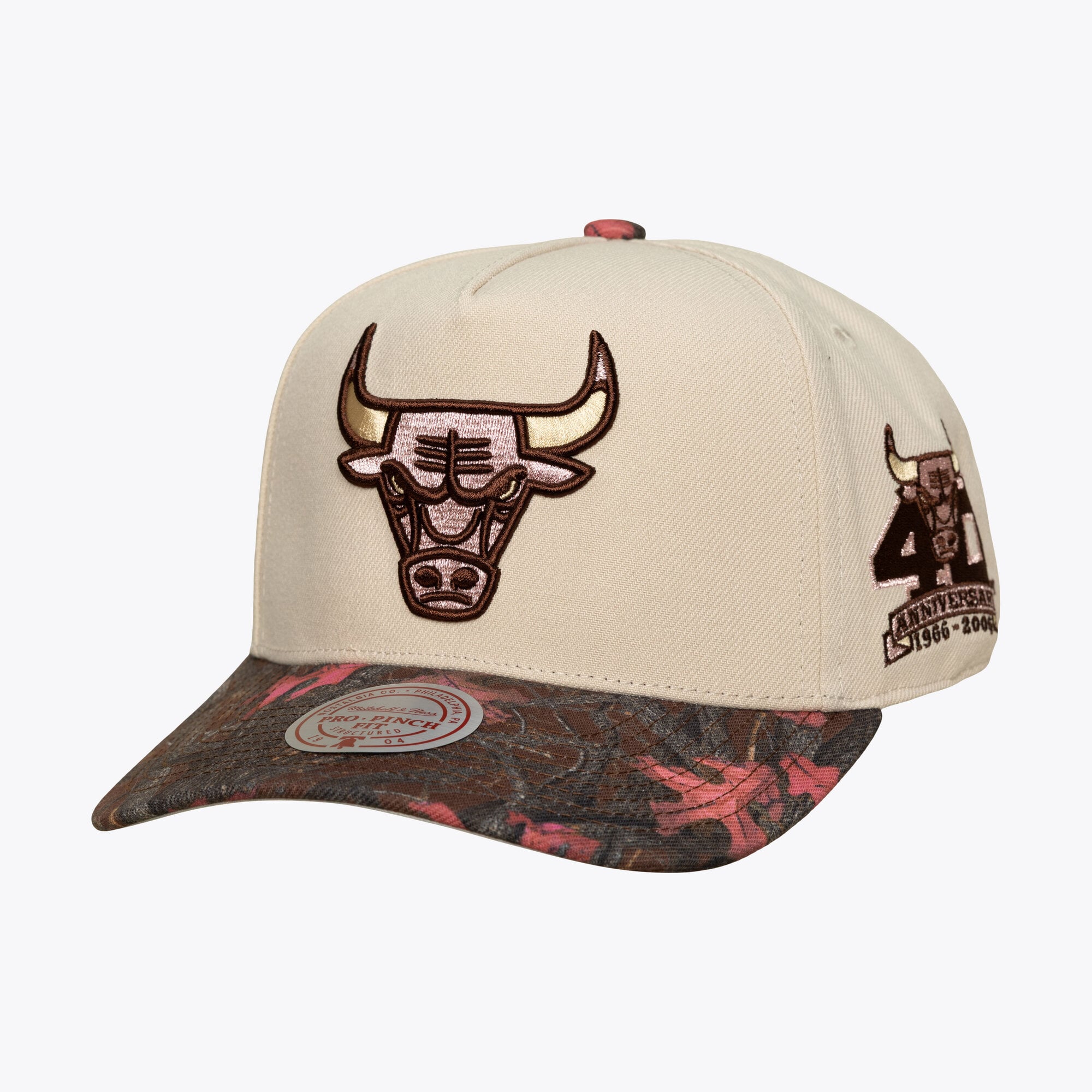 Unisex Mitchell & Ness  Cream Chicago Bulls Fall Pink Pro Snapback Hat