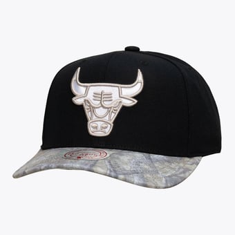 Men's Mitchell & Ness  Black/Camo Chicago Bulls Midnight Timber Pro Crown Snapback Hat