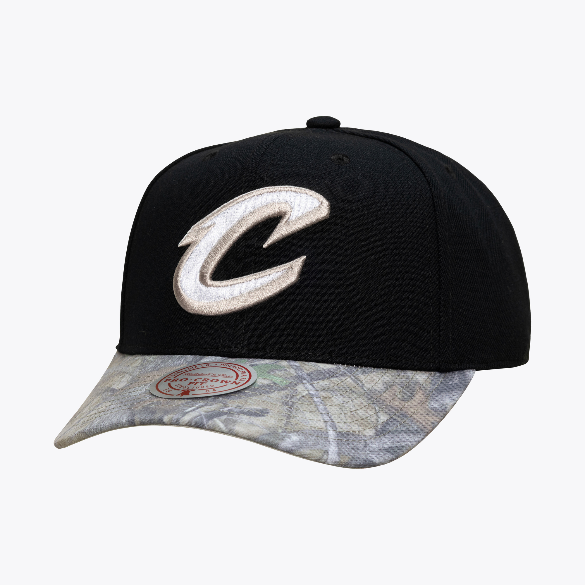 Men's Mitchell & Ness  Black/Camo Cleveland Cavaliers Midnight Timber Pro Crown Snapback Hat