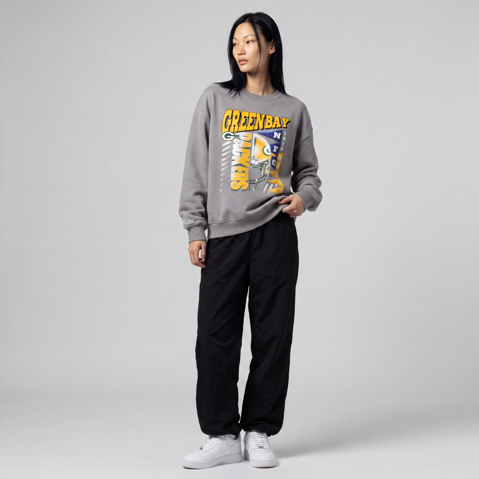Women's Mitchell & Ness  Gray Green Bay Packers Street Graphic Crewneck Sweatshirt