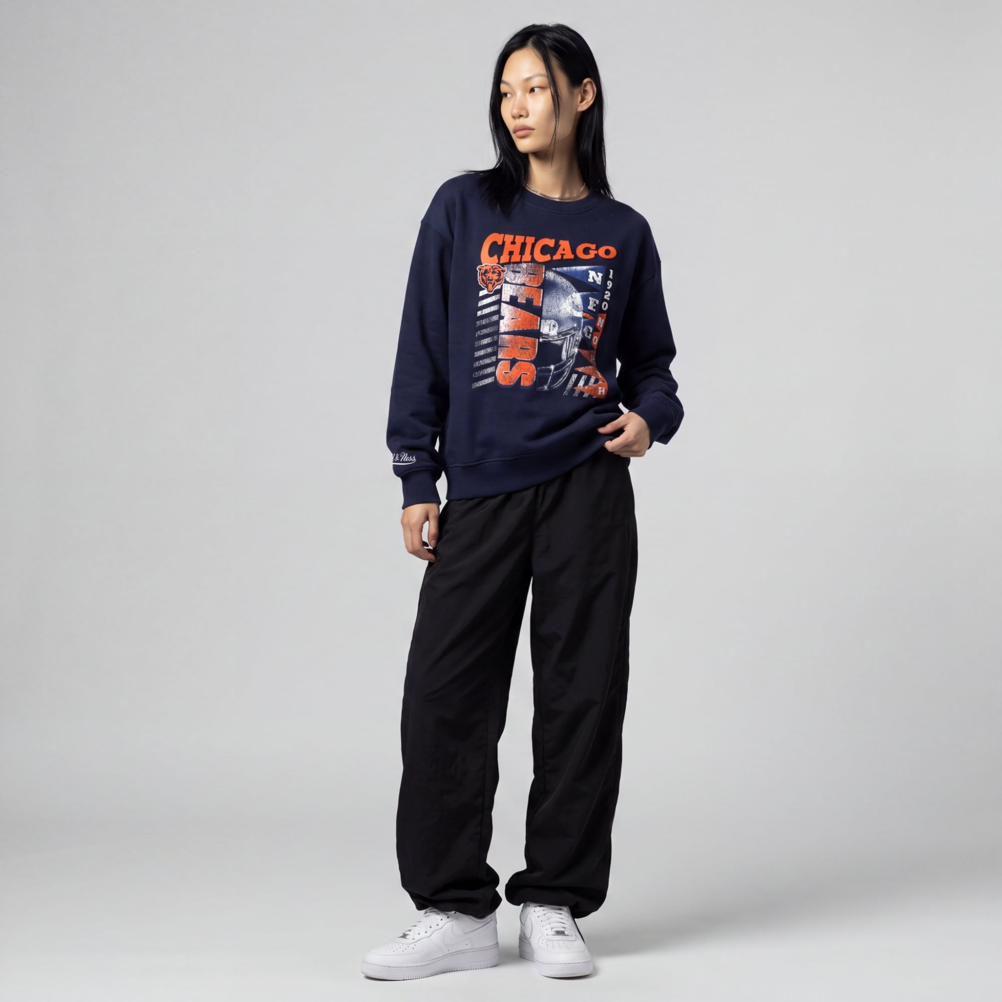 Sweat-shirt à col rond Mitchell & Ness bleu marine Chicago Bears pour femme