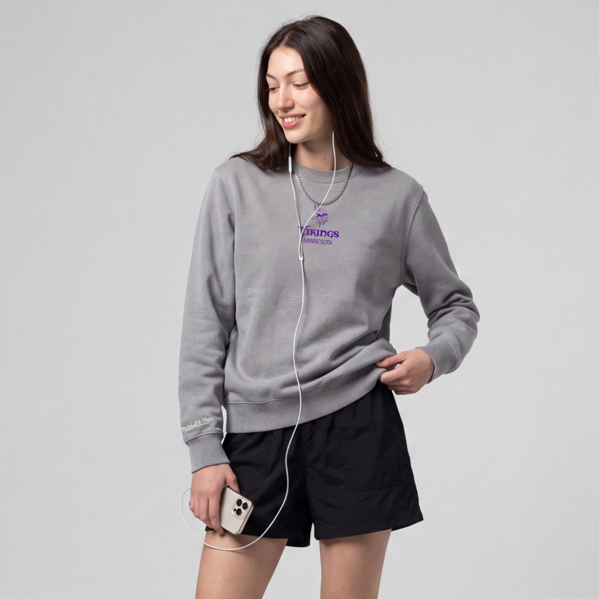 Sudadera de felpa gris con micrologotipo de los Minnesota Vikings de Mitchell & Ness para mujer.