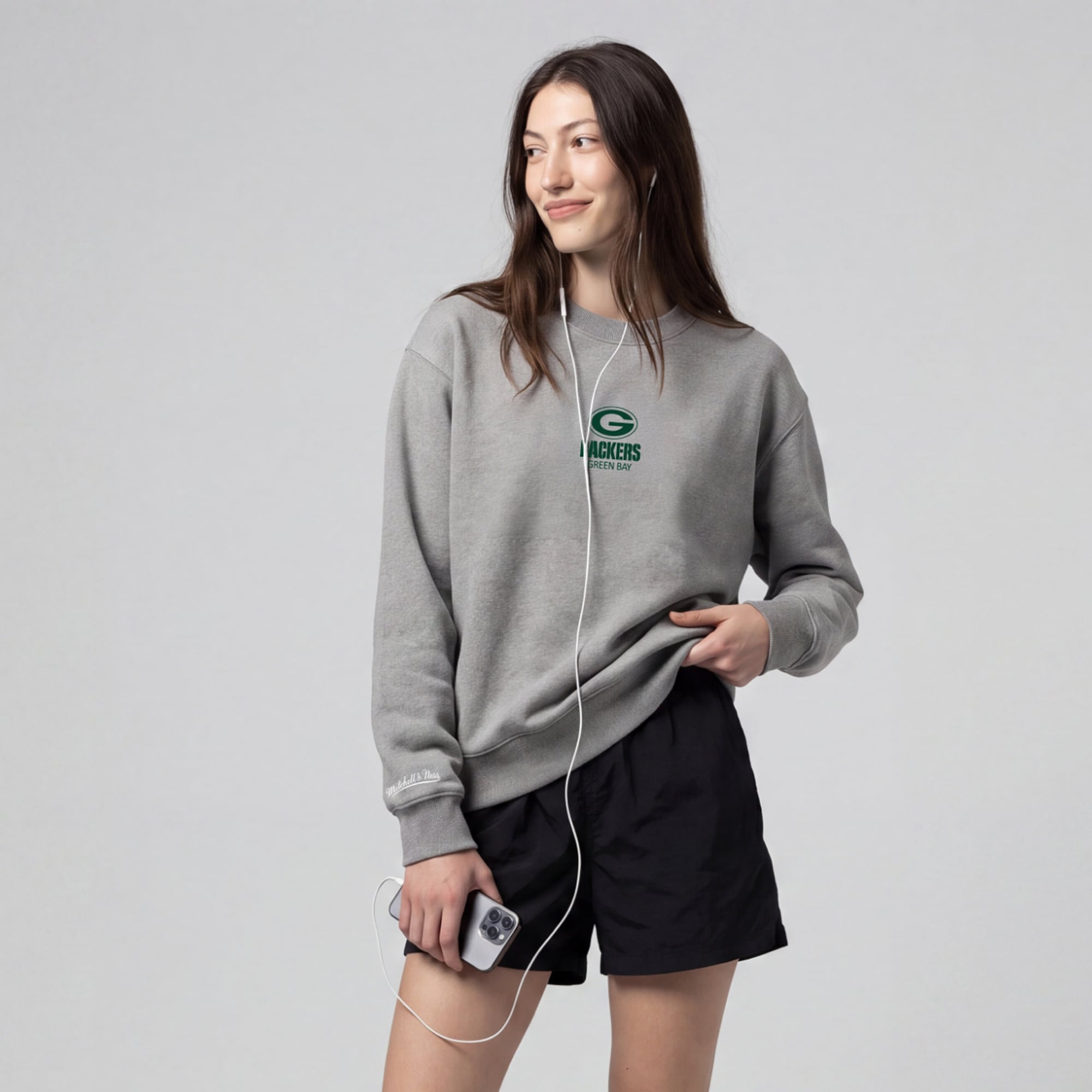 Mitchell & Ness Damen-Fleece-Sweatshirt in Grau mit grünem Bay Packers Core Essentials Micro-Logo