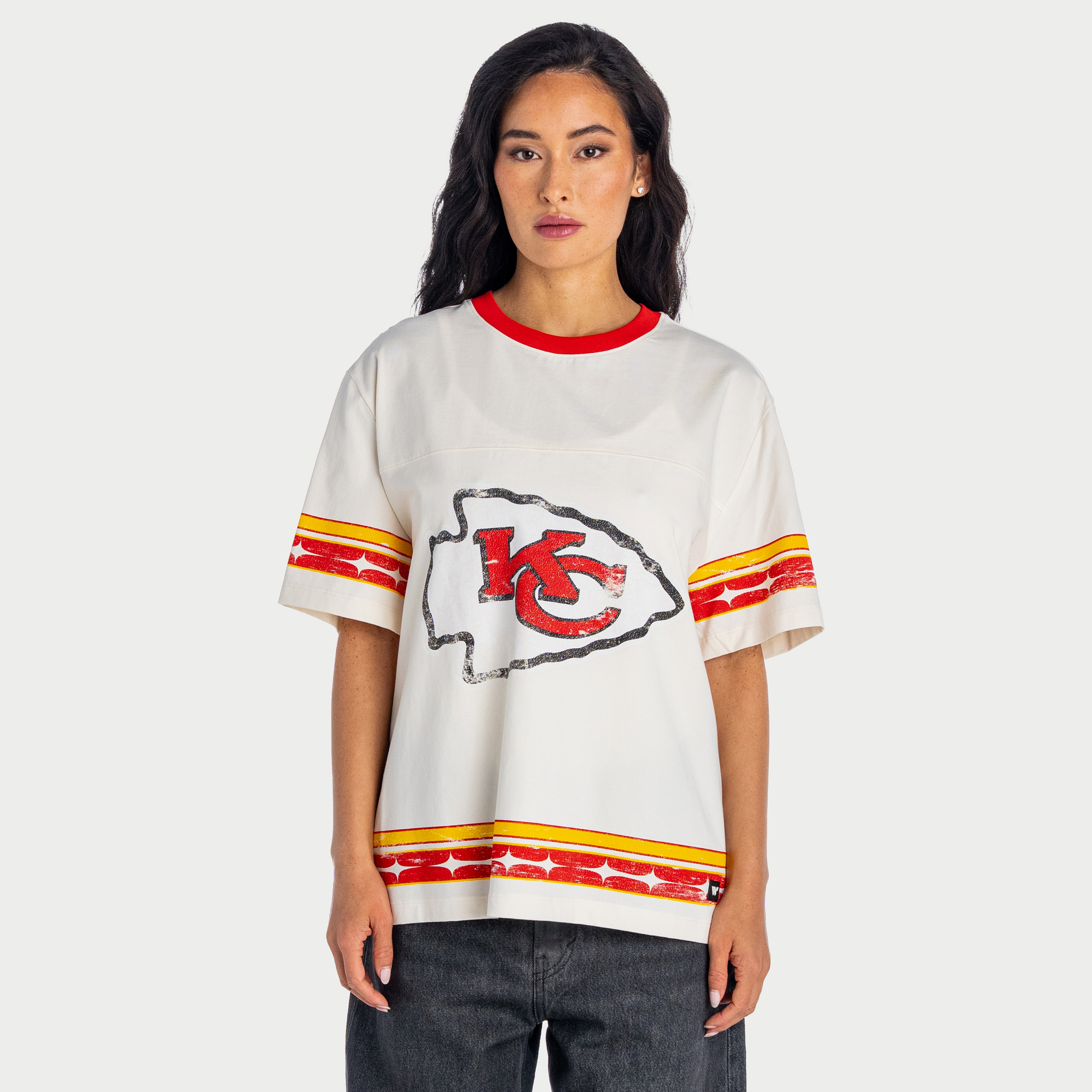 The Wild Collective Women's Cream Kansas City Chiefs Oversized Established Boyfriend T-Shirt - Cream
