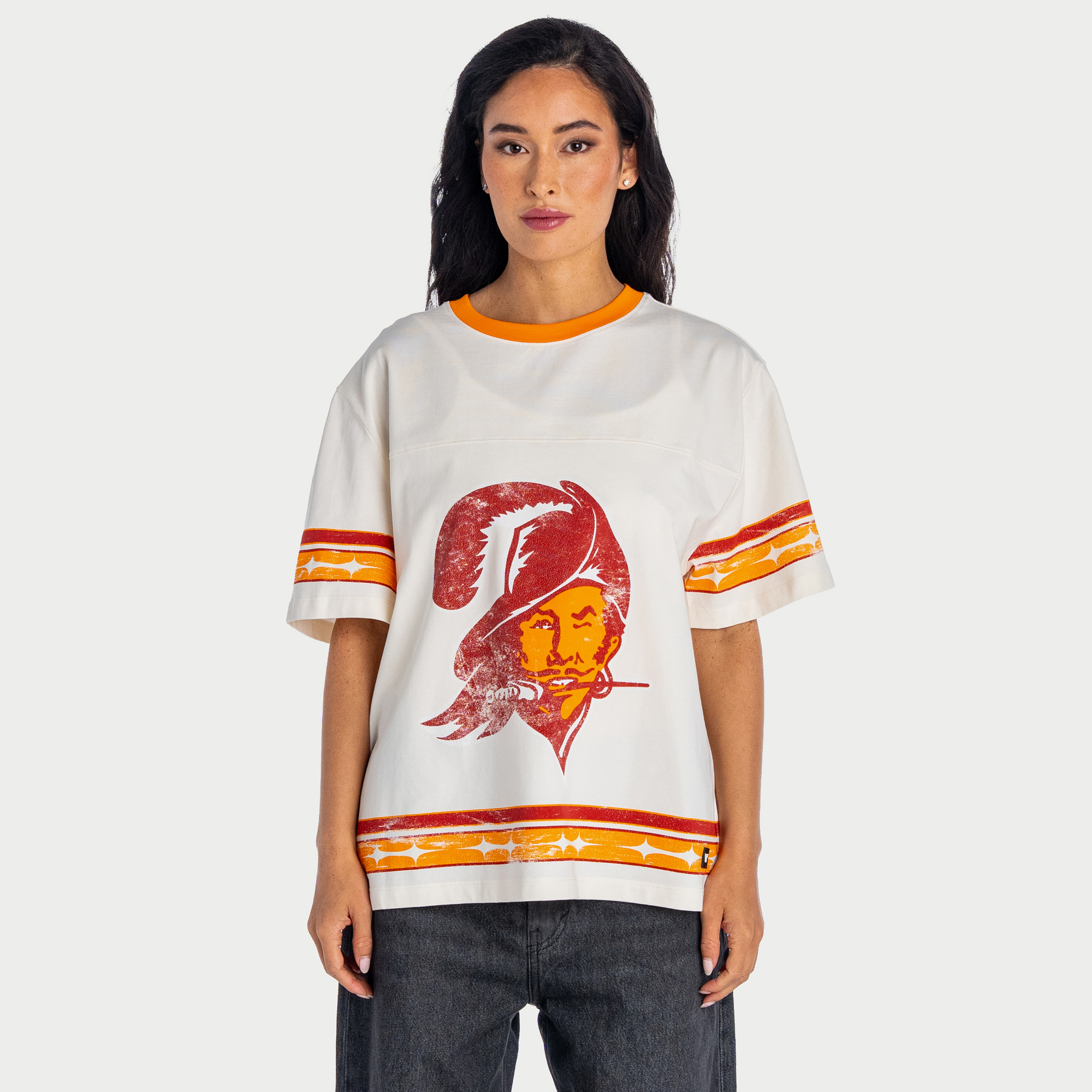The Wild Collective Women's Cream Tampa Bay Buccaneers Oversized Established Boyfriend T-Shirt - Cream