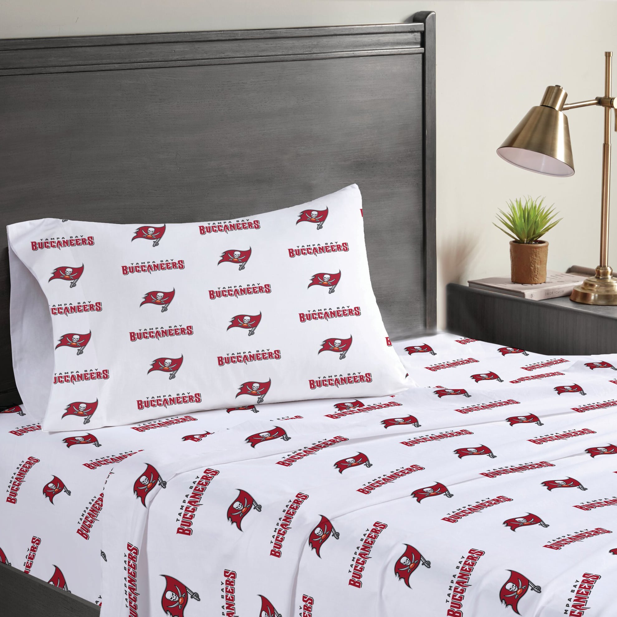 Pegasus Tampa Bay Buccaneers Three-Piece Twin Sheet Set