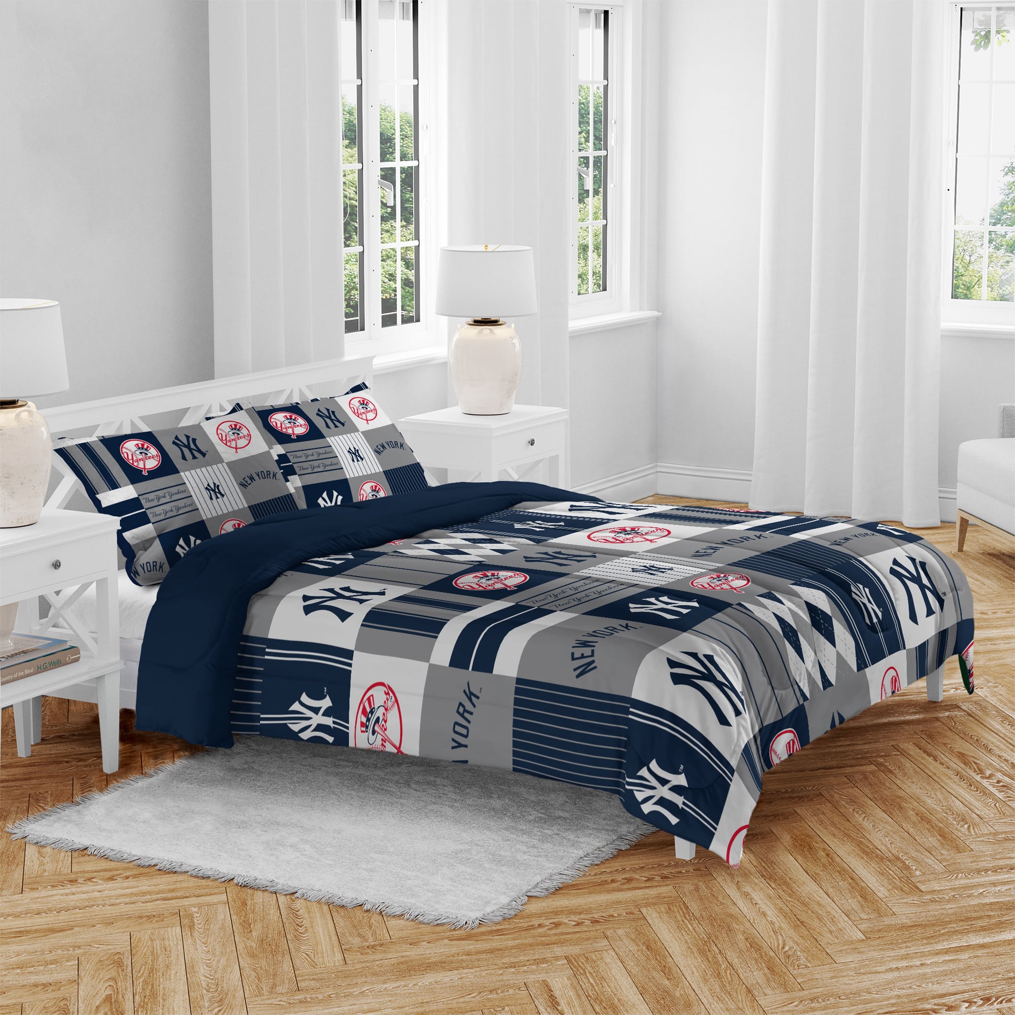 Pegasus New York Yankees Patchwork Plaid Three-Piece Full/Queen Bed in a Bag Set