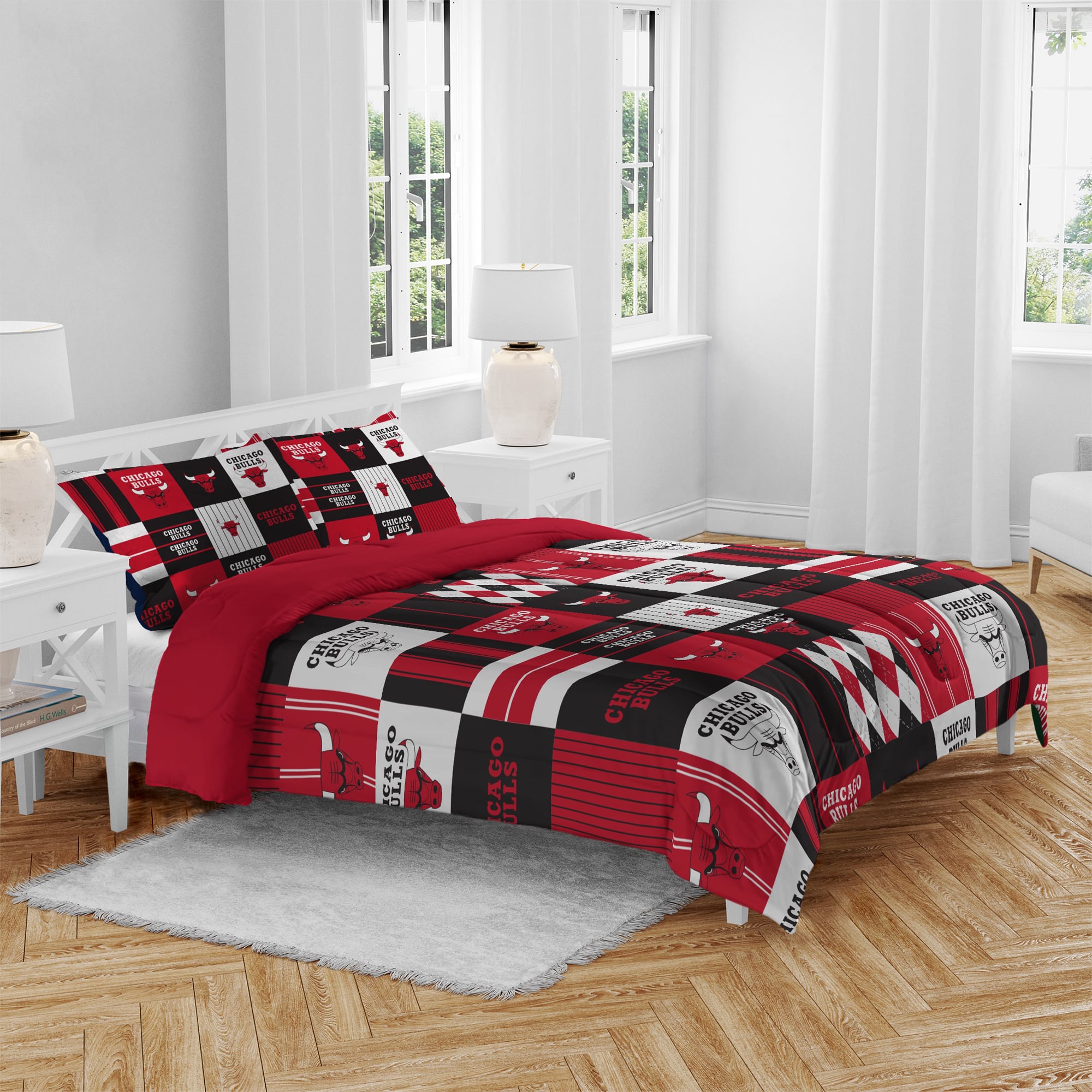 Pegasus Chicago Bulls Patchwork Plaid Three-Piece Full/Queen Bed in a Bag Set