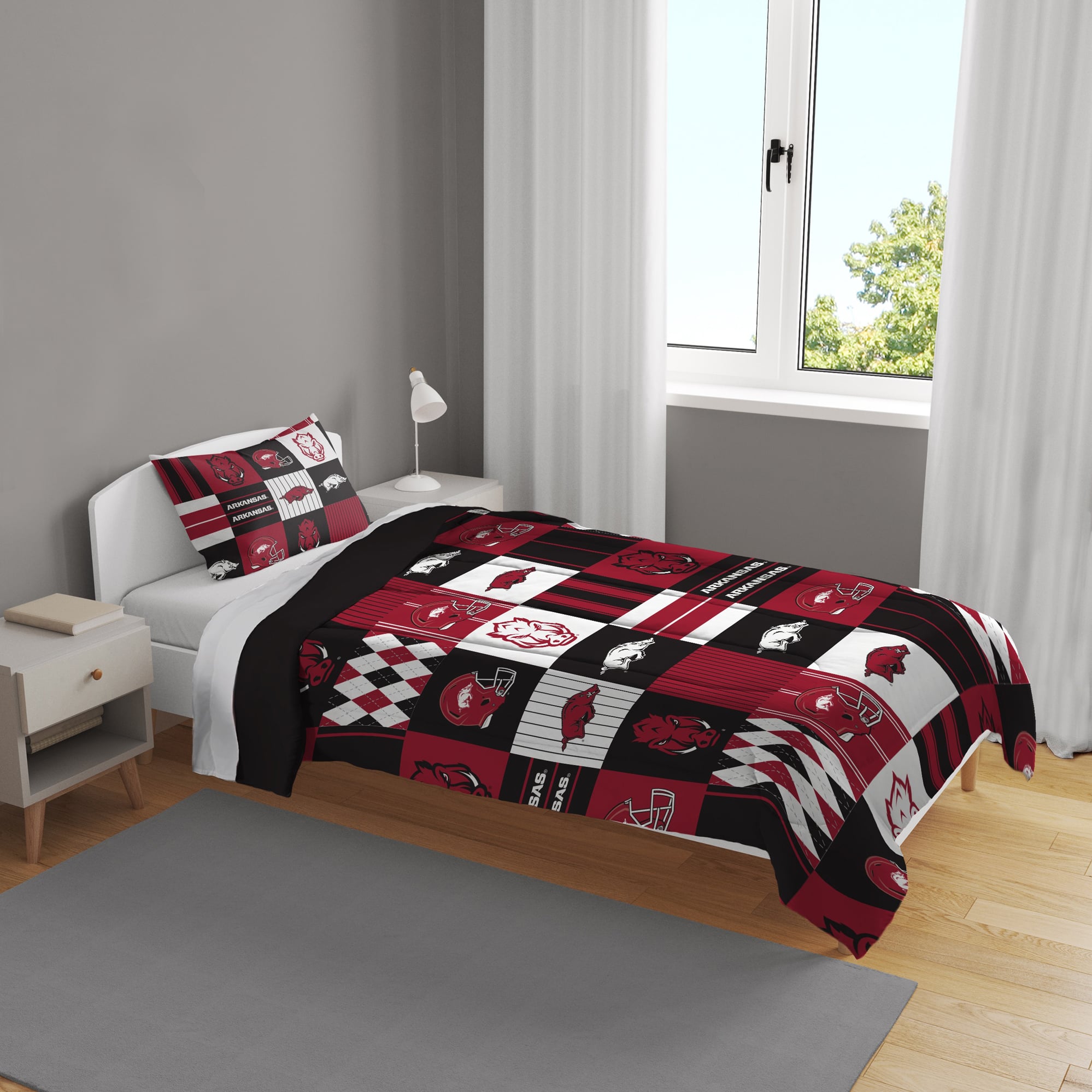 Pegasus Arkansas Razorbacks Patchwork Plaid Three-Piece Full/Queen Bed in a Bag Set