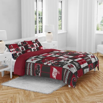Pegasus Tampa Bay Buccaneers Patchwork Plaid Three-Piece Full/Queen Bed in a Bag Set