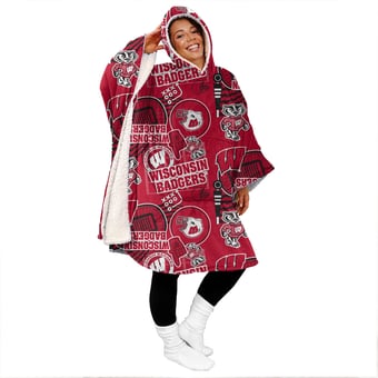 "Pegasus Wisconsin Badgers Mashup 50"" x 70"" Bloncho Sherpa Fan Cape"