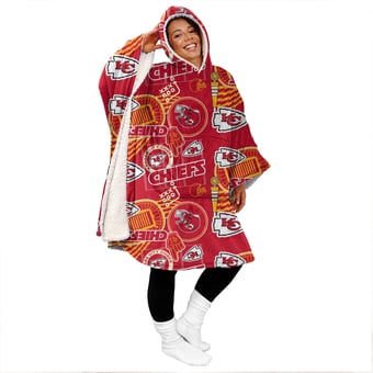 "Pegasus Kansas City Chiefs Mashup 50"" x 70"" Bloncho Sherpa Fan Cape"