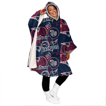 "Pegasus New England Patriots Mashup 50"" x 70"" Bloncho Sherpa Fan Cape"