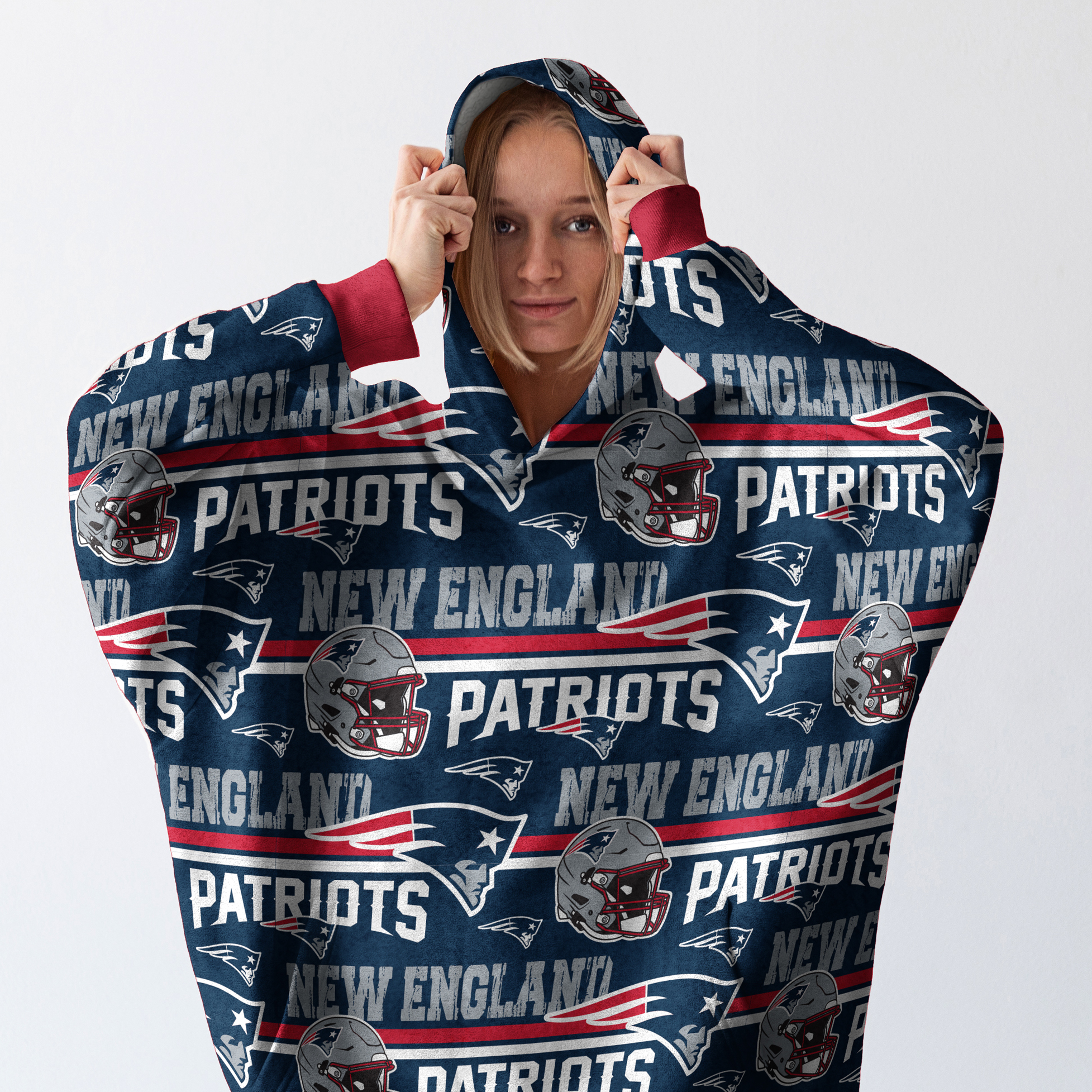 Pegasus New England Patriots Wave Ultra Soft Fan Cape