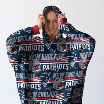Pegasus New England Patriots Wave Ultra Soft Fan Cape