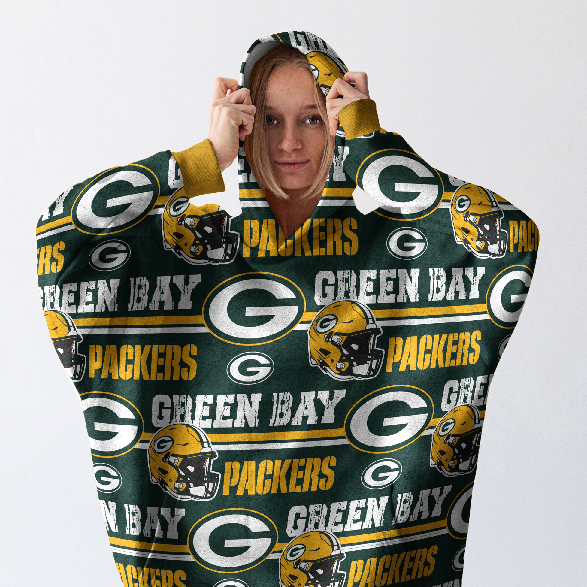 Pegasus Green Bay Packers Wave Ultra Soft Fan Cape