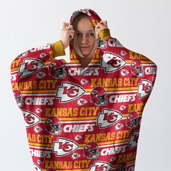 Pegasus Kansas City Chiefs Wave Ultra Soft Fan Cape