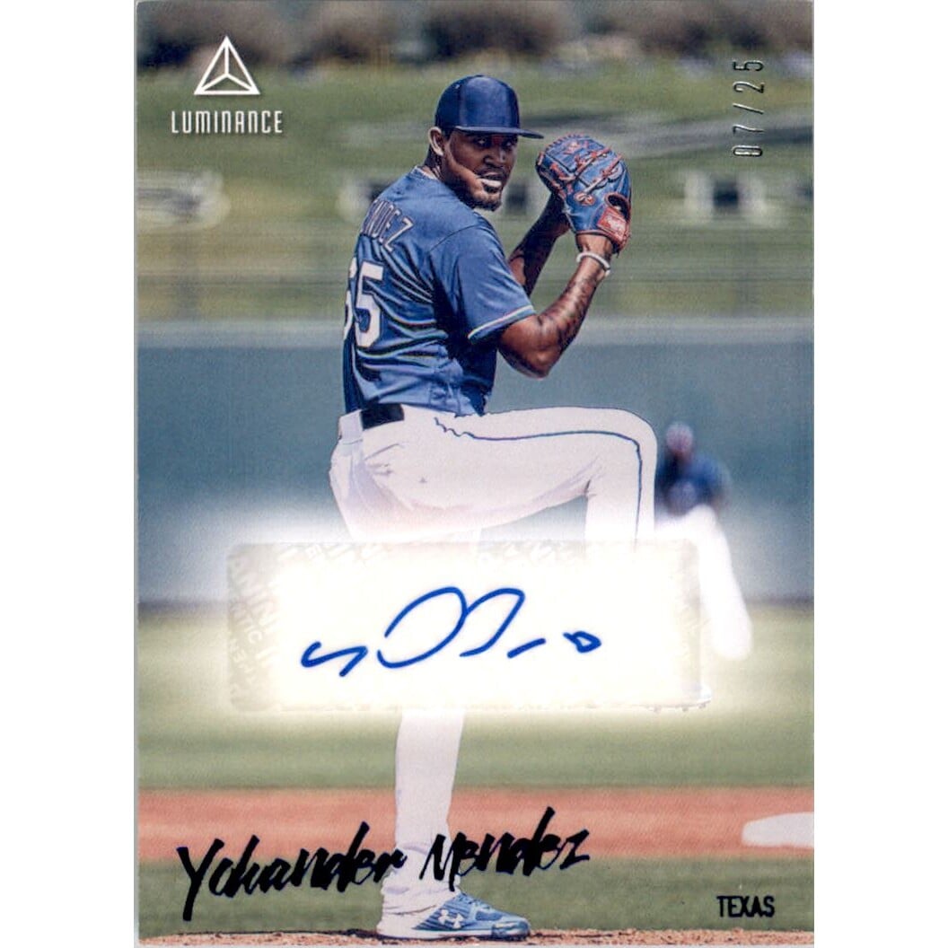 2020 Panini Luminance Autographs Blue #18 Yohander Mendez/25. rookie card picture