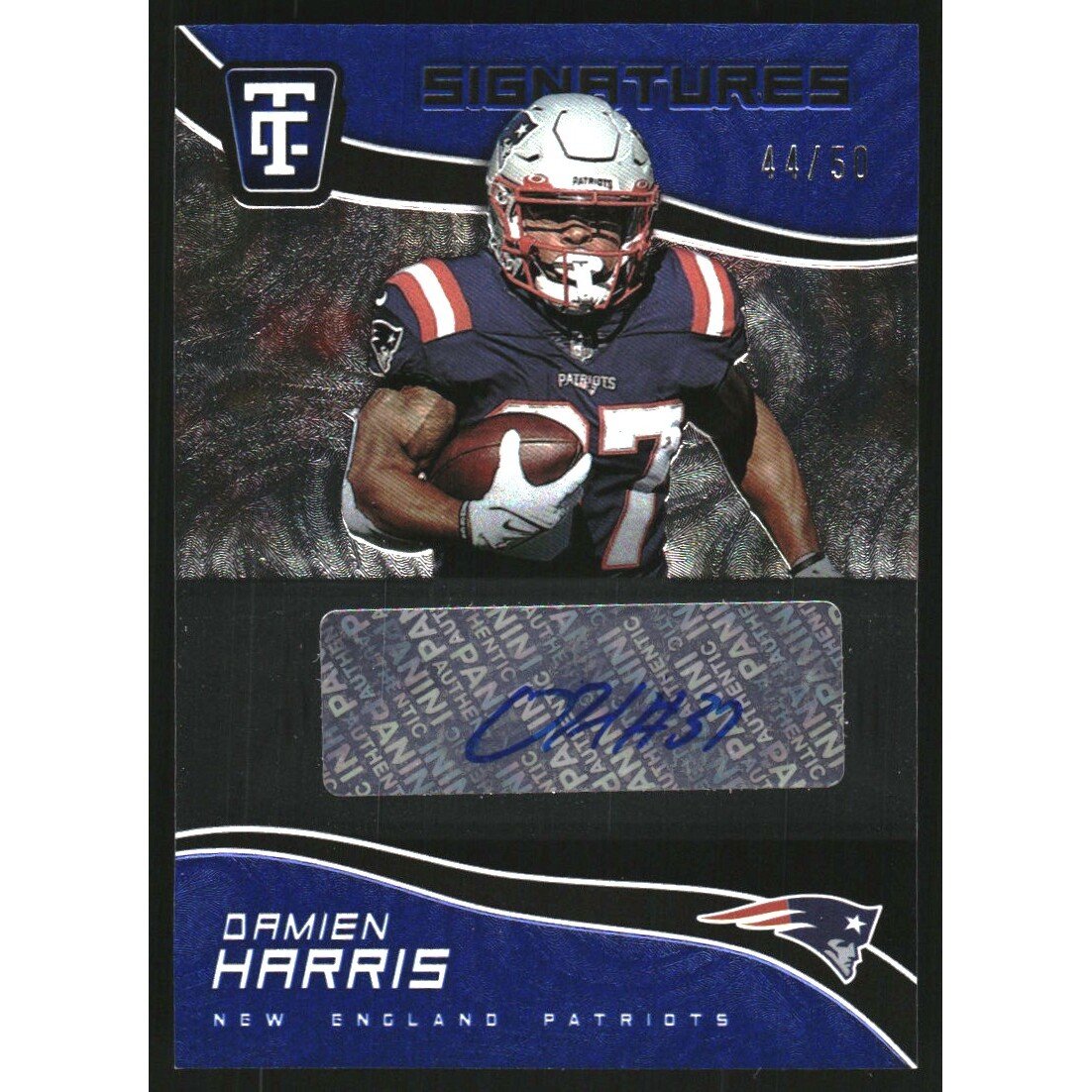 2021 Panini Chronicles Totally Certified Signatures Blue #30 Damien Harris. rookie card picture
