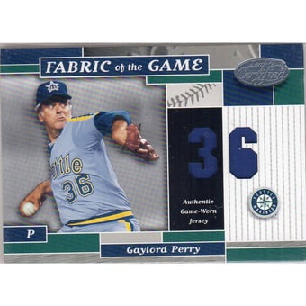2002 Leaf Certified Fabric of the Game #66JN Gaylord Perry/36