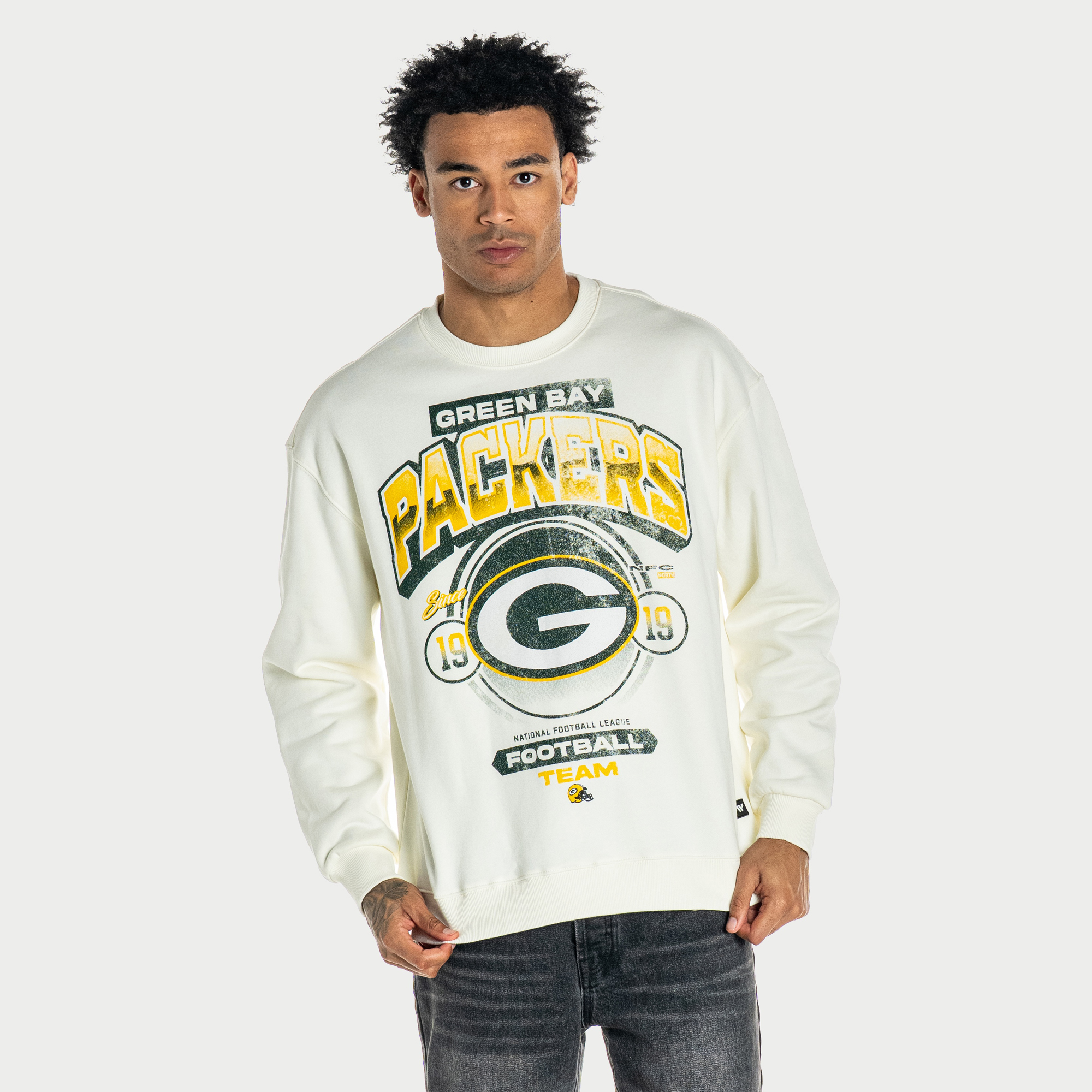 Unisex The Wild Collective Cream Green Bay Packers Graphic Sweatshirt