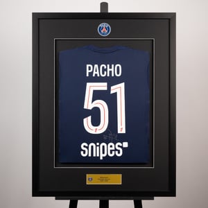 Maillot signé PSG Domicile 25/26 - Pacho, vue 3