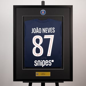 Maillot signé PSG Domicile 25/26 - João Neves, vue 3