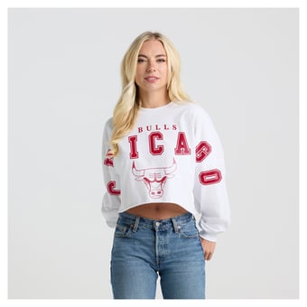 Women's Fanatics White Chicago Bulls Spirit Jersey Cropped Crew Neck Sweatshirt