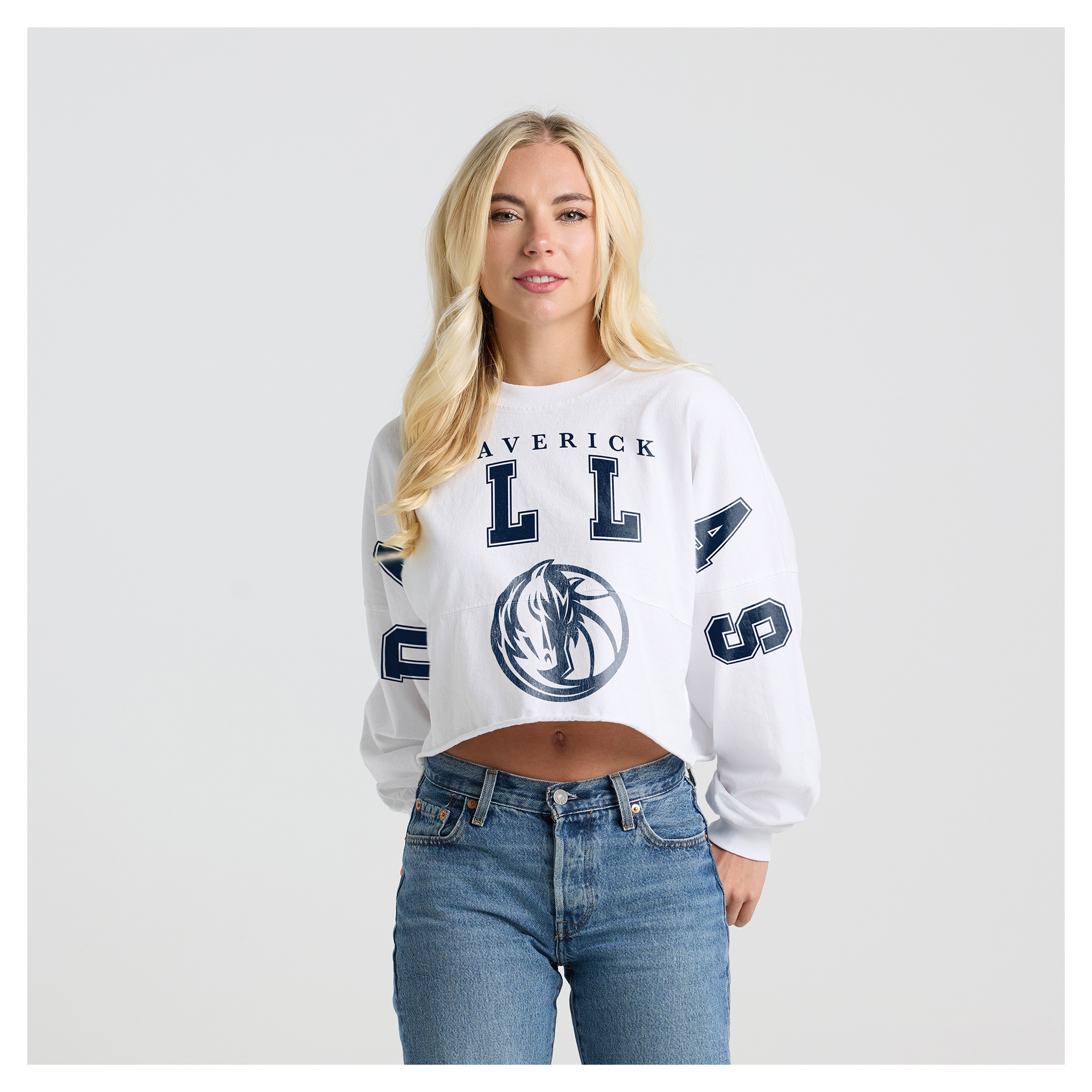 Women's Fanatics White Dallas Mavericks Spirit Jersey Cropped Long Sleeve T-Shirt