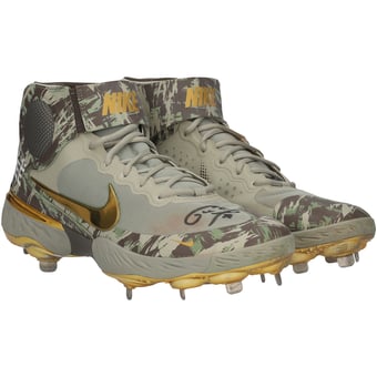 "Christian Yelich Milwaukee Brewers Autographed Game-Used Green Nike Cleats vs. Washington Nationals on May 22, 2022 with ""Game Used"" Inscription"