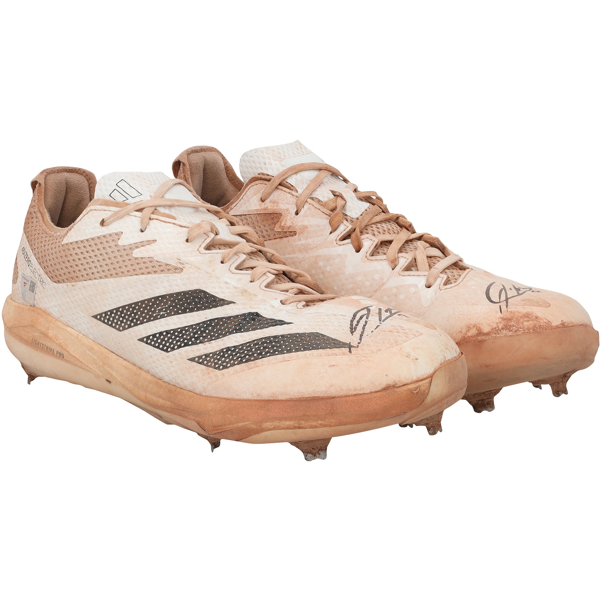 Jackson Holliday dei Baltimore Orioles ha autografato le scarpe da gioco Adidas bianche usate nella partita contro i Toronto Blue Jays del 29 luglio 2025 - seconda partita del doppio incontro.