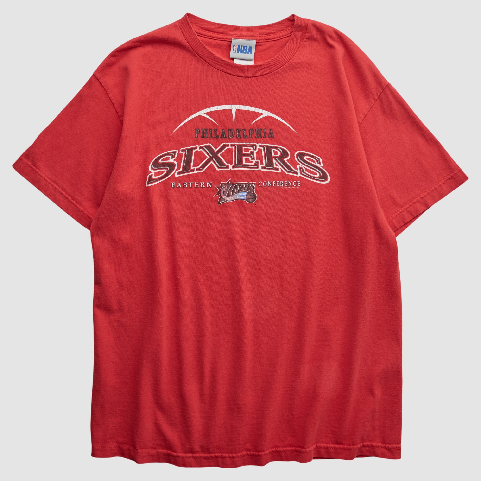 Philadelphia 76ers NBA 2000s T-shirt - Red - M by Fanatics Real Vintage