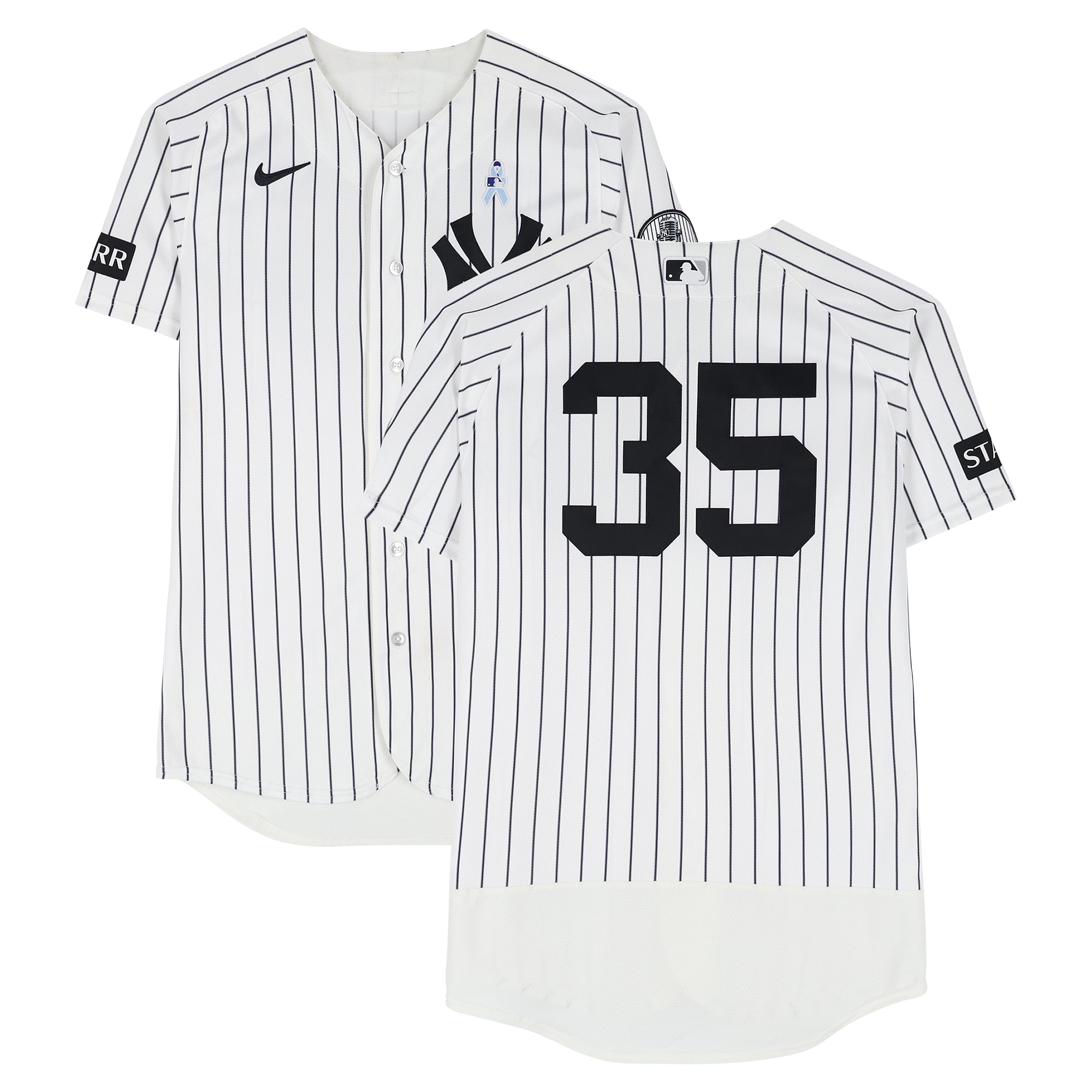 Maglia bianca a righe Nike numero 35 indossata da Cody Bellinger dei New York Yankees contro i Cincinnati Reds il 21 giugno 2026.