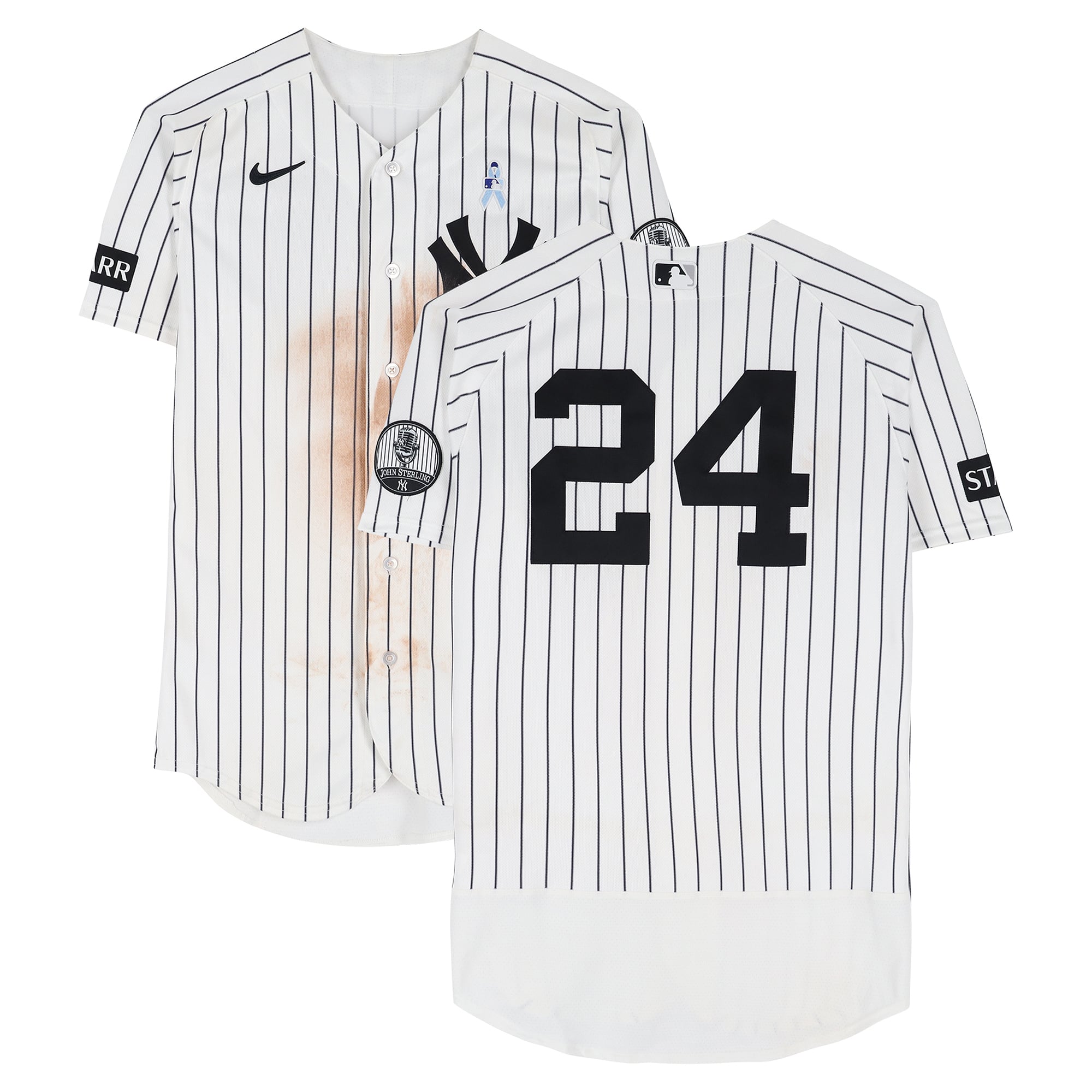 Maglia bianca a righe Nike numero 24 di Jasson Domínguez dei New York Yankees, indossata nella partita contro i Cincinnati Reds del 21 giugno 2026.