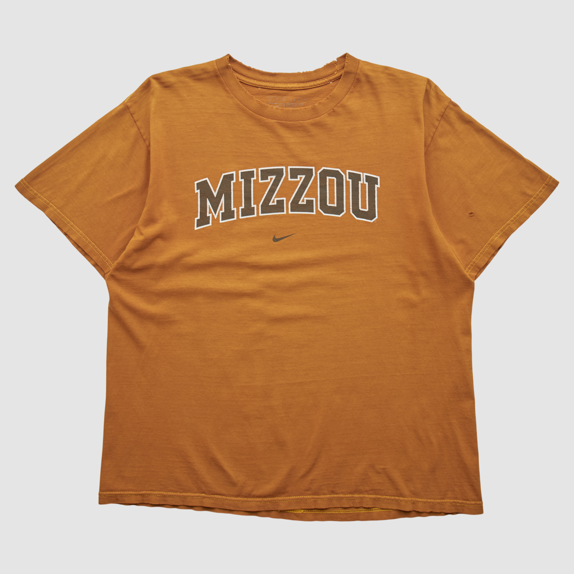 Missouri Tigers Nike 2000s T-shirt - Clay - L by Fanatics Real Vintage