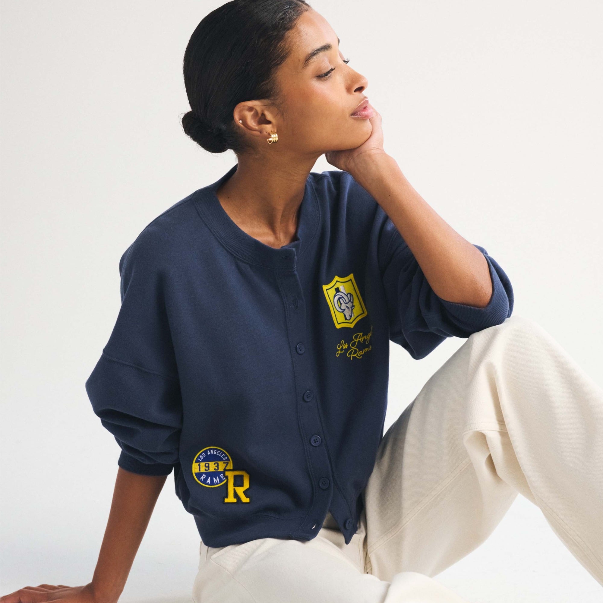 Damen-Cardigan von Abercrombie & Fitch in Marineblau mit durchgehender Knopfleiste und Los Angeles Rams-Logo